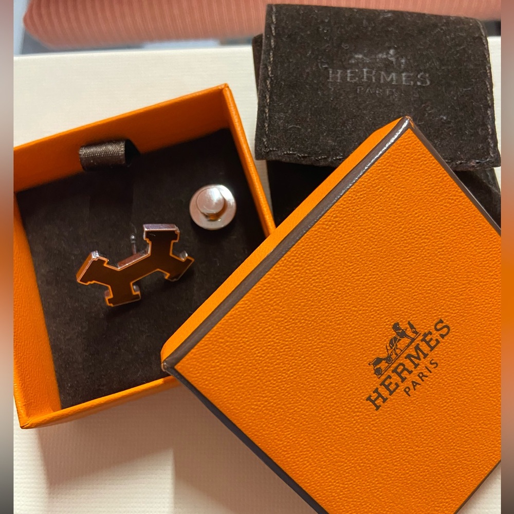 Hermes H pin with box and jewelry pouch. Worn once